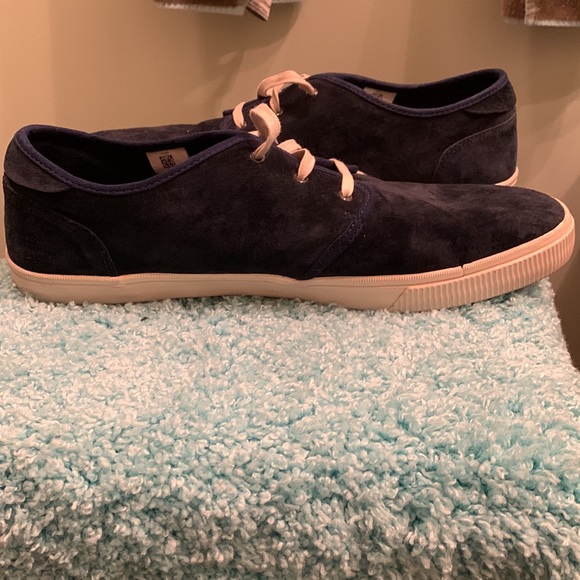 Tom’s navy blue suede feel shoes Men’s size 13. - Picture 5 of 6